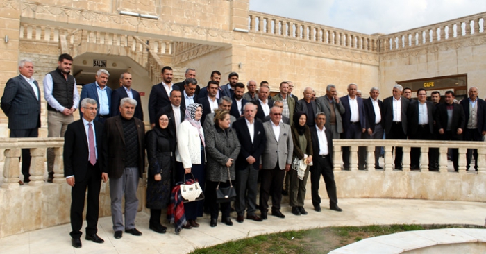 Ak parti Nusaybin’de Muhtarlarla bir araya geldi