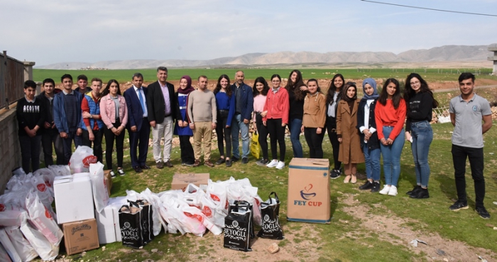 Nusaybin Anadolu Lisesinden 'Kardeşim Sensin' projesi