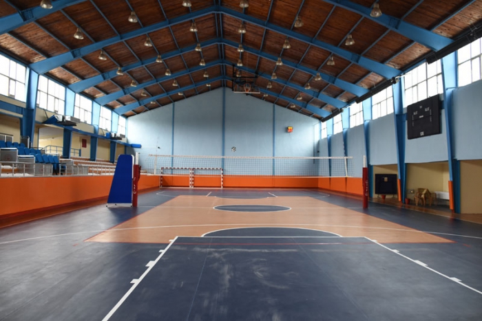 Nusaybin Atatürk Spor Salonu modern bir görünüme kavuştu