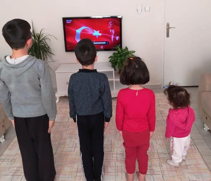 Nusaybin'de tüm okullarda bayrak töreni yapıldı ve İstiklal Marşı okundu