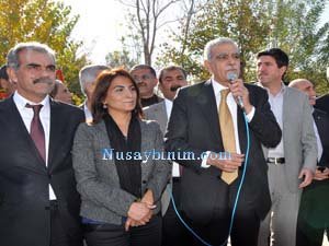 DTK Eşbaşkanları Türk ve Tuğluk Nusaybin'de Halka seslendi