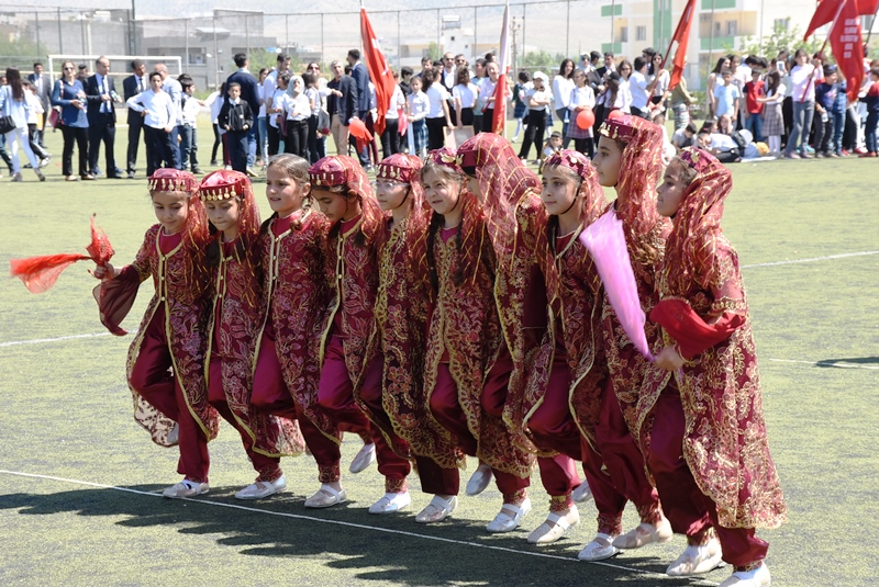 Nusaybin'de 23 Nisan Çocuk Bayramı törenlerle kutlandı