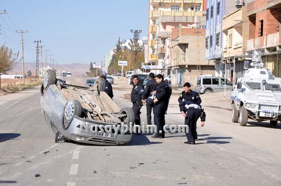 Nusaybin'de trafik kazası: 1 polis memuru yaralandı