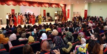8 Mart Dünya Kadınlar Günü nedeniyle öğretmenler konser verdi