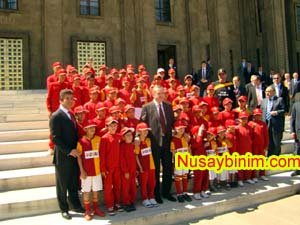 Başbakan Erdoğan, GS Nusaybin Okulunu ağırladı