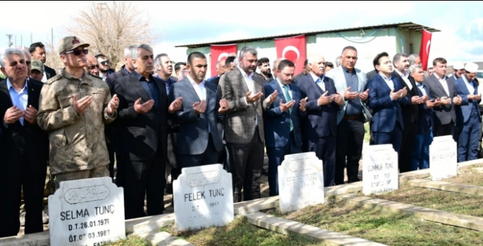 Açıkyol Şehitleri kabirleri başında anıldı