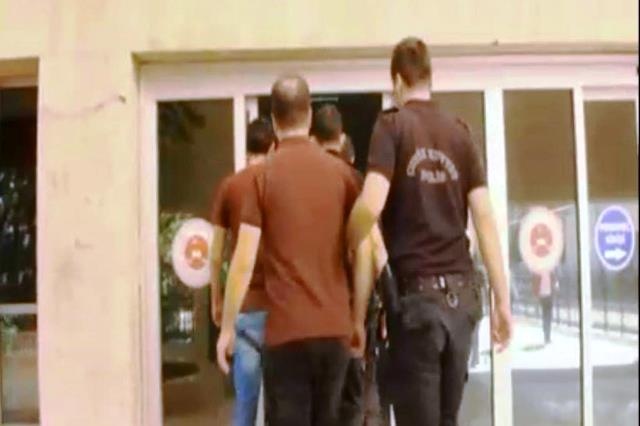 Kaçak sigara satan 2si polis 5 kişi tutuklandı