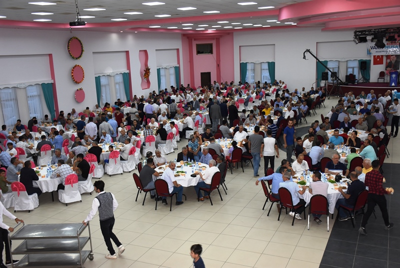 Ak Parti Adayı Yıldızoğlu iftar verdi
