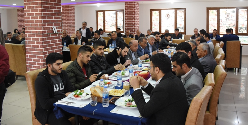 Ak Parti Nusaybin'de Muhtarlarla bir araya geldi