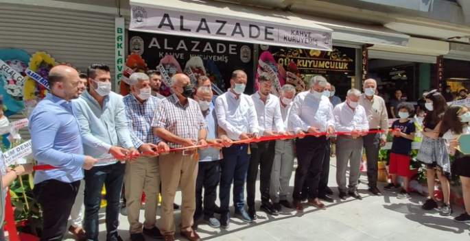 Alazade Kahve ve Kuruyemiş Mağazası açıldı