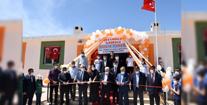 Bakan Selçuk'un Mardin ziyaretinde Nusaybin'de iki hayırseverin yaptırdığı okullar açıldı