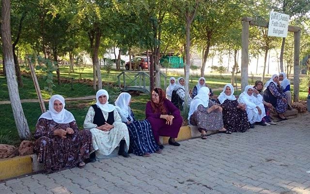 Nusaybin'de Barış Annelerinin Bagoktaki Mezarlığa gidişine izin verilmedi