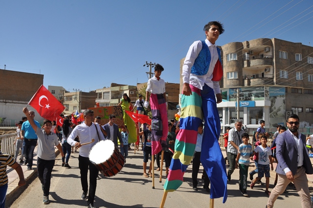 Nusaybin festival yürüyüşü yapıldı
