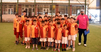 Galatasaray Nusaybin Okulu Sporcuları kamp için İstanbul'a gitti