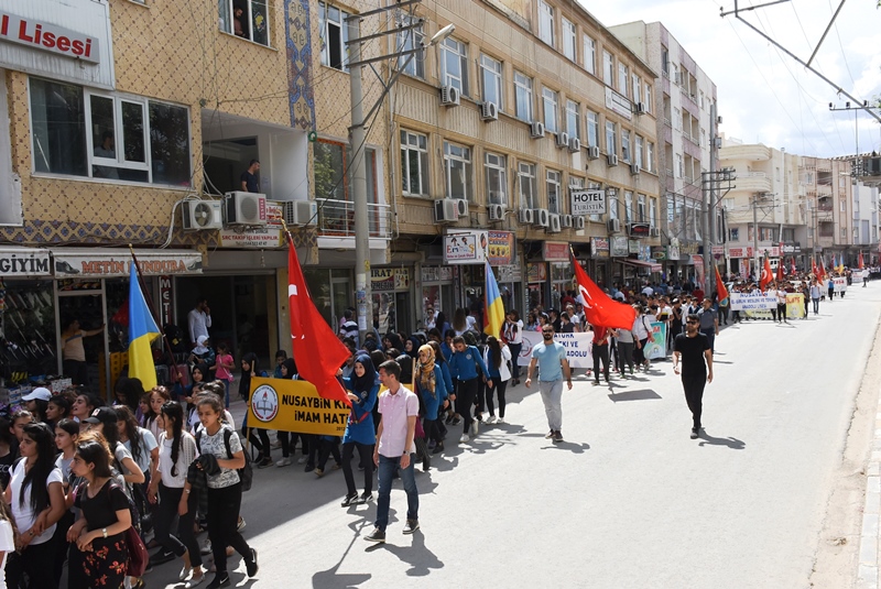 Nusaybin'de Gençlik Yürüyüşü