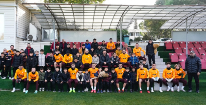 GS Nusaybin Futbol Okulu Öğrencileri Okan Buruk ve Icardi ile bir araya geldi