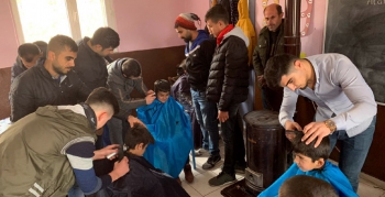 HEM'den kırsal mahallerdeki öğrencilere saç tıraşı