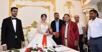 Cindioğlu ve Özel ailelerinin mutlu günü