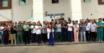 Nusaybin’de Doktorlar ve Sağlık çalışanları öldürülen meslektaşları için basın açıklaması yaptı