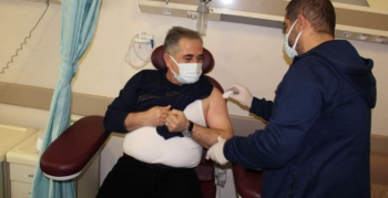 Nusaybin'de sağlık çalışanlarına Kovid-19 aşısı