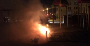 Nusaybin’de vicdansızlar çocuk oyun parkını ateşe verdi