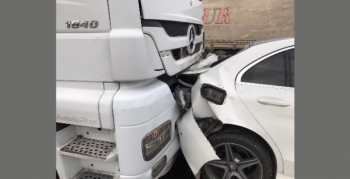 Nusaybin İpek yolunda tır ile otomobil kazası