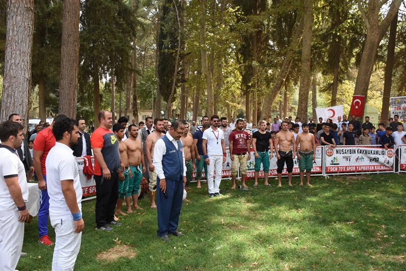 Karakucak Güreş Yarışması düzenlendi