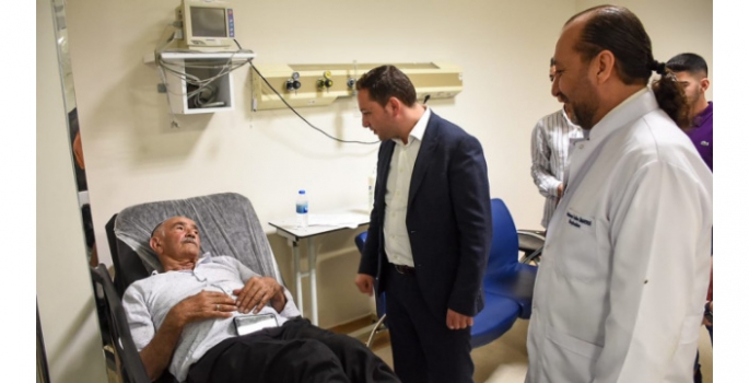 Kaymakam Ercan Kayabaşı, Nusaybin'e atanan yeni doktorların müjdesini verdi