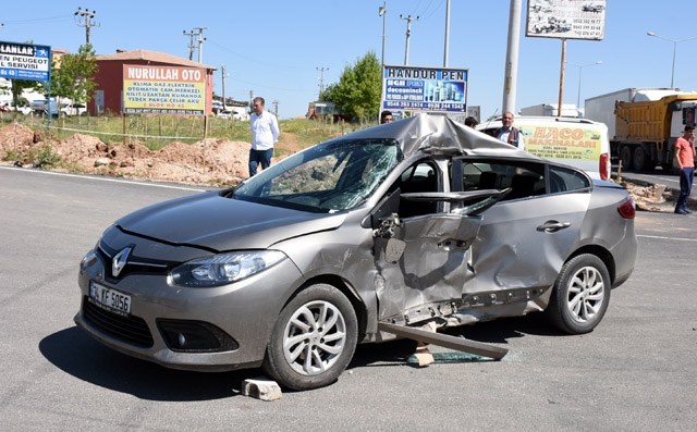 Nusaybin'de trafik kazası, 2 yaralı
