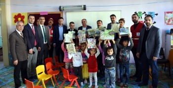 Kızılay’dan tüm ana sınıfı öğrencilerine oyuncak hediyesi