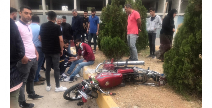 Minibüs ile Motosiklet kazasında 2 kişi yaralandı