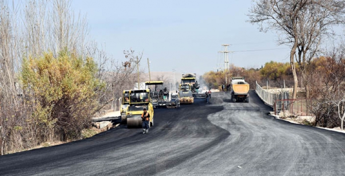 Nusaybin Baraj Yolu ve Gırnavas Caddesinde Asfalt çalışmaları yapıldı