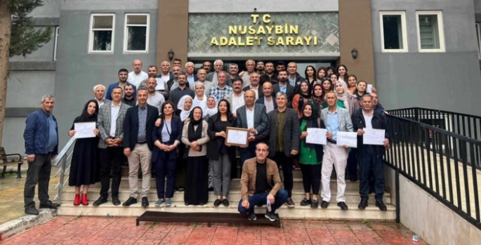 Nusaybin Belediye Başkanı seçilen Dağhan ve Ay mazbatalarını aldı