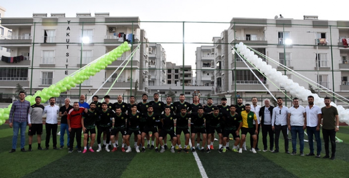 Belediye Spor Futbolcu Tanıtımını taraftarları önünde görkemli bir şekilde gerçekleştirdi
