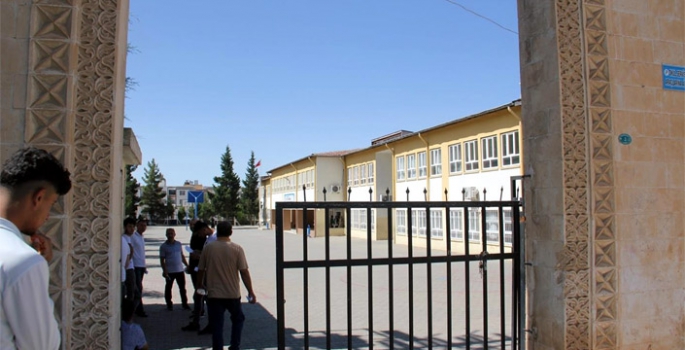 Nusaybin'de AYT ve YDT sınavlarıyla YKS sorunsuz bir şekilde sona erdi