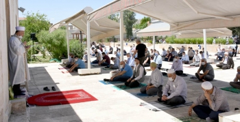 Nusaybin'de Cuma namazı kılındı