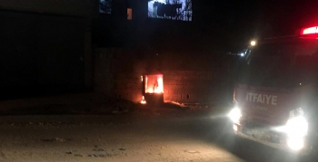 Nusaybin'de dijital elektrik sayacı panoları yakıldı