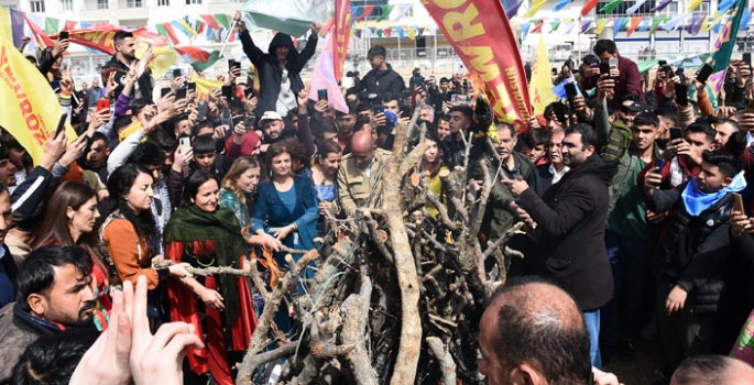 Nusaybin'de HDP'den Nevroz kutlaması