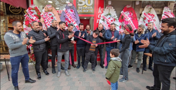 Nusaybin'de Komagene etsiz Çiğ köftenin açılışı yapıldı