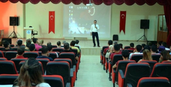 Nusaybin’de Öğretmenlerden şiir dinletisi