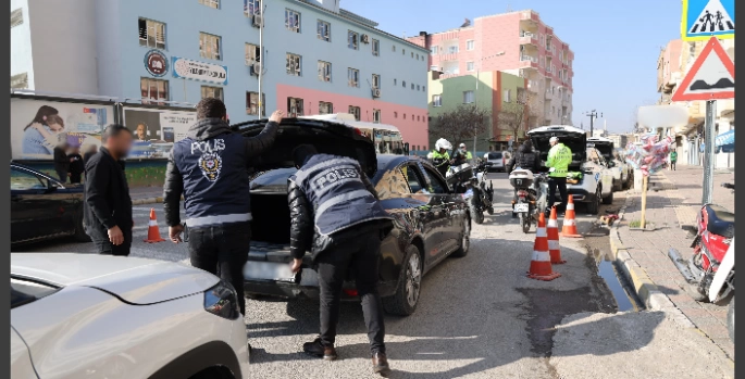 Nusaybin'de polise ekipleri asayiş ve trafik uygulaması yaptı