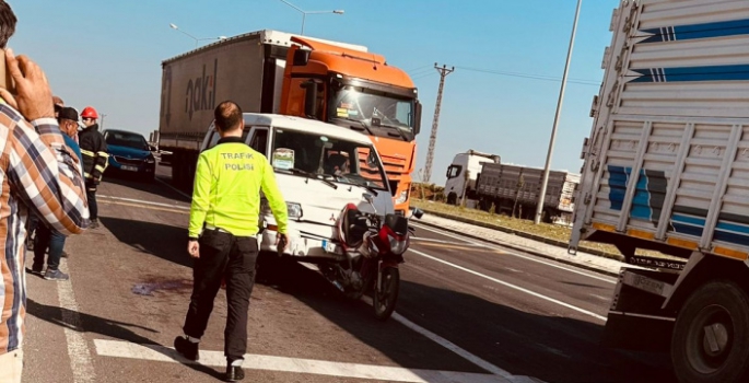 Nusaybin’de ticari araç motosiklette çarptı, 1 yaralı