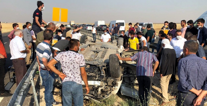 Nusaybin'de trafik kazası, 1 kişi hayatını kaybetti, 2 yaralı