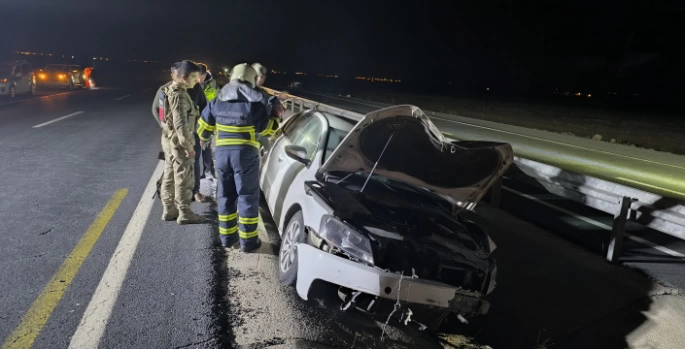 Nusaybin’de yol üzerindeki tekerleği kaldırmaya çalışan kişiye otomobil çarptı