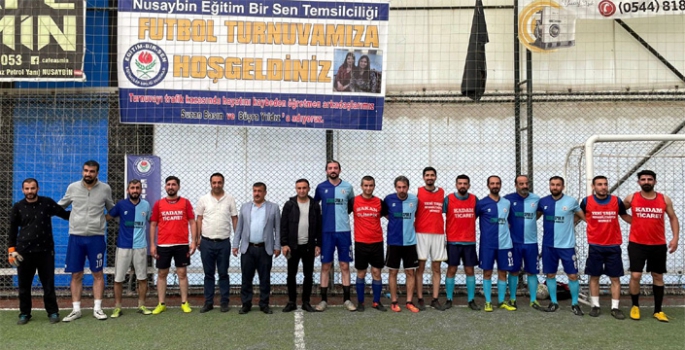 Nusaybin Eğitim Bir-Sen’in düzenlediği eğitimciler arası Halı Saha Futbol Turnuvası başladı  