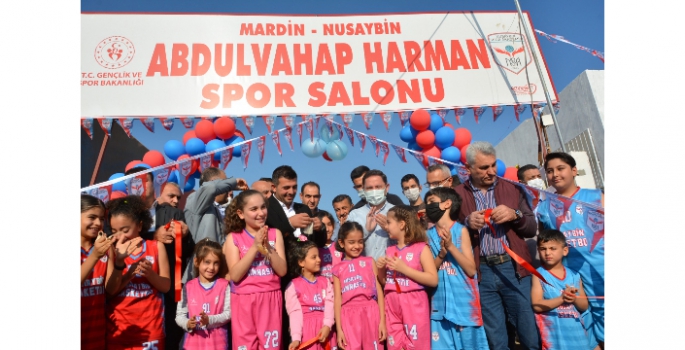 Nusaybin'in ilk özel spor kompleksinin açılışı yapıldı