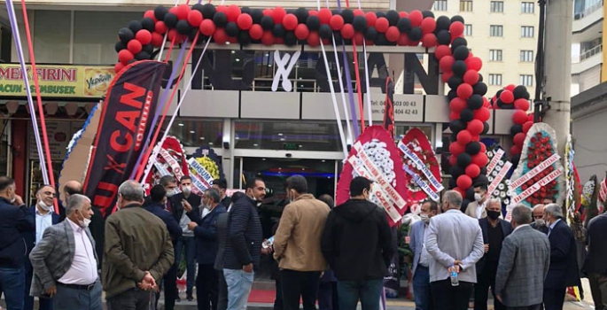 Nusaybinli İşletmecinin Artuklu'da kurduğu Nu Can Restaurantın açılışı yapıldı