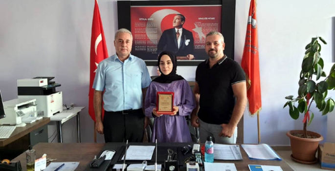 Nusaybinli öğrenci şiir okuma yarışmasında Türkiye Finallerine gidiyor