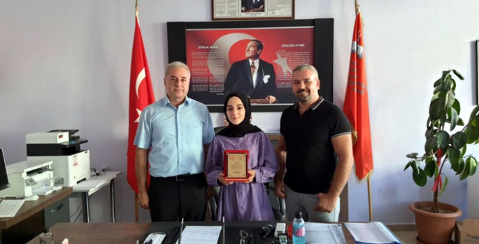 Nusaybinli öğrenci Şiir Yarışmasında Türkiye ikincisi oldu