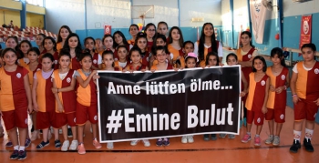 Nusaybinli sporcular maça Emine Bulut Pankartıyla çıktı